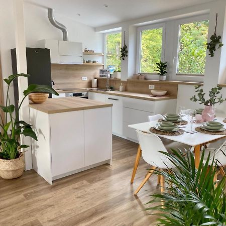 Sunny Oak Estate Apartment Menges Ngoại thất bức ảnh