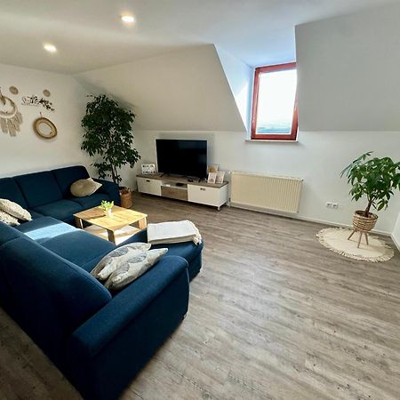 Sunny Oak Estate Apartment Menges Ngoại thất bức ảnh