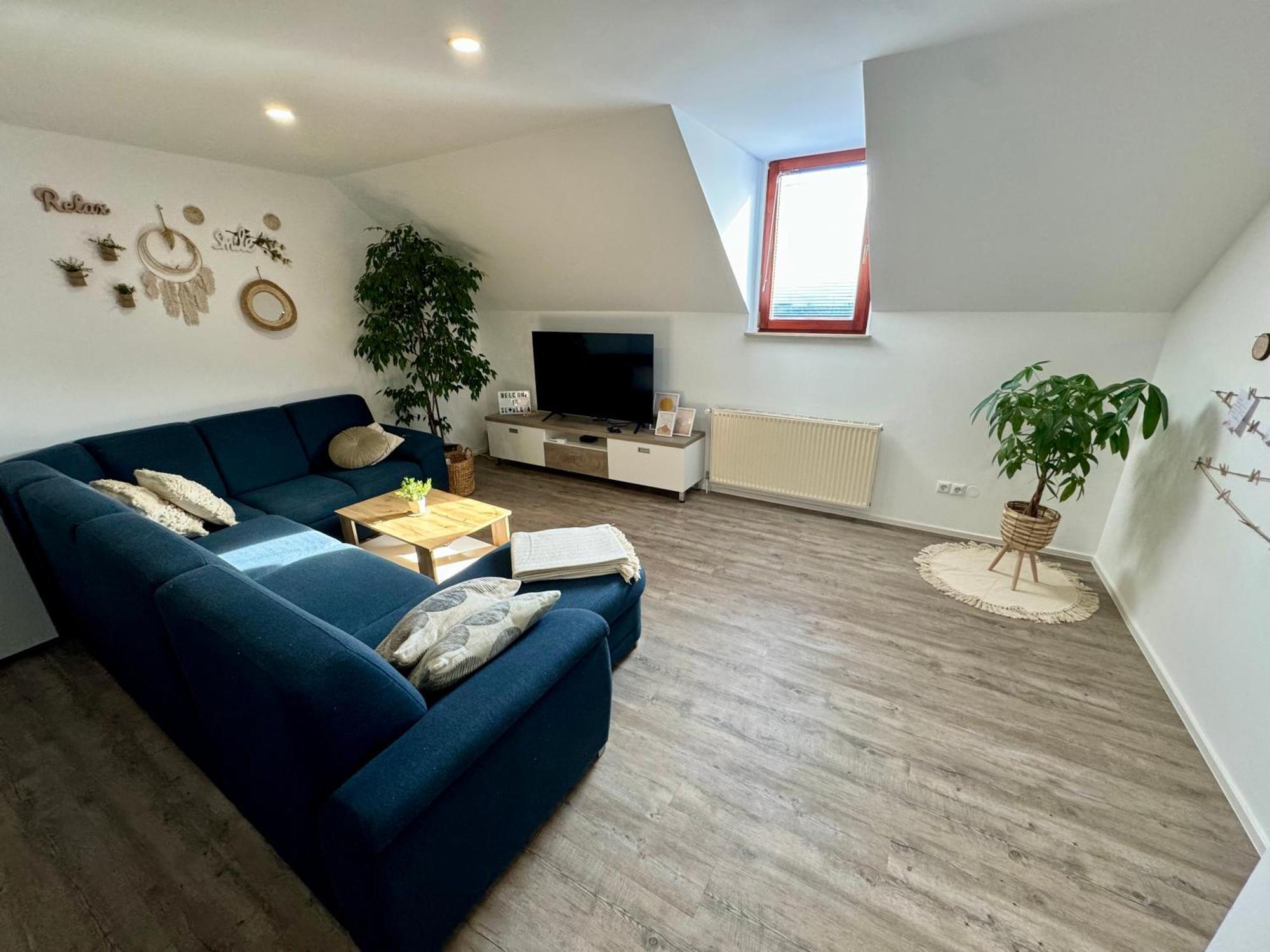 Sunny Oak Estate Apartment Menges Ngoại thất bức ảnh